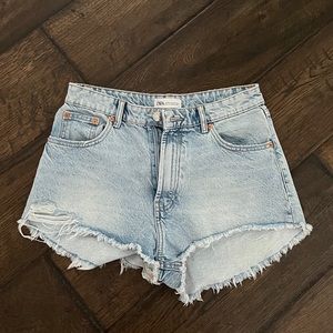 ZARA HI RISE CURVED SHORTS 8